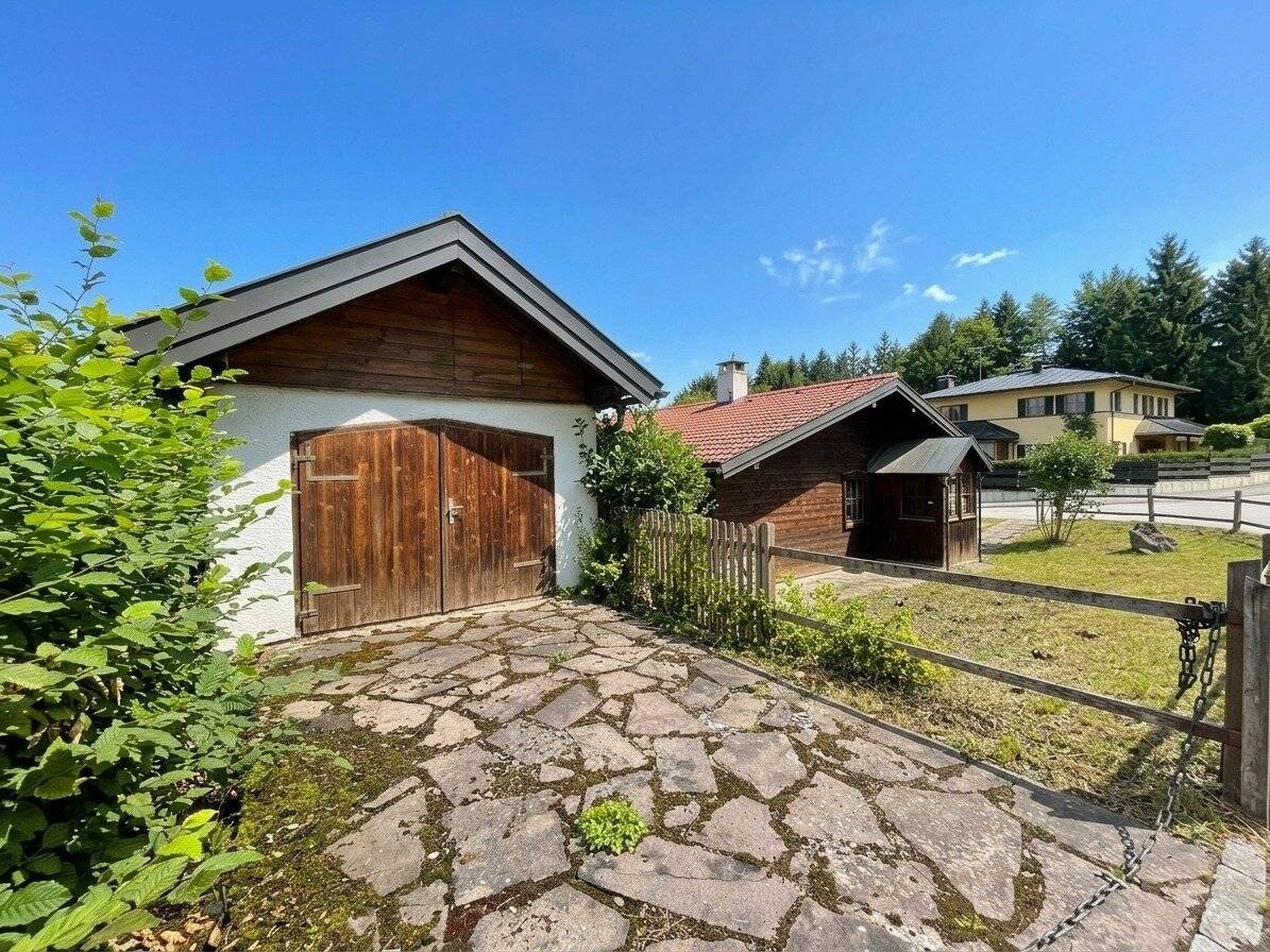Oberndorf: Ruhiges Baugrundstück mit Charme für Familien