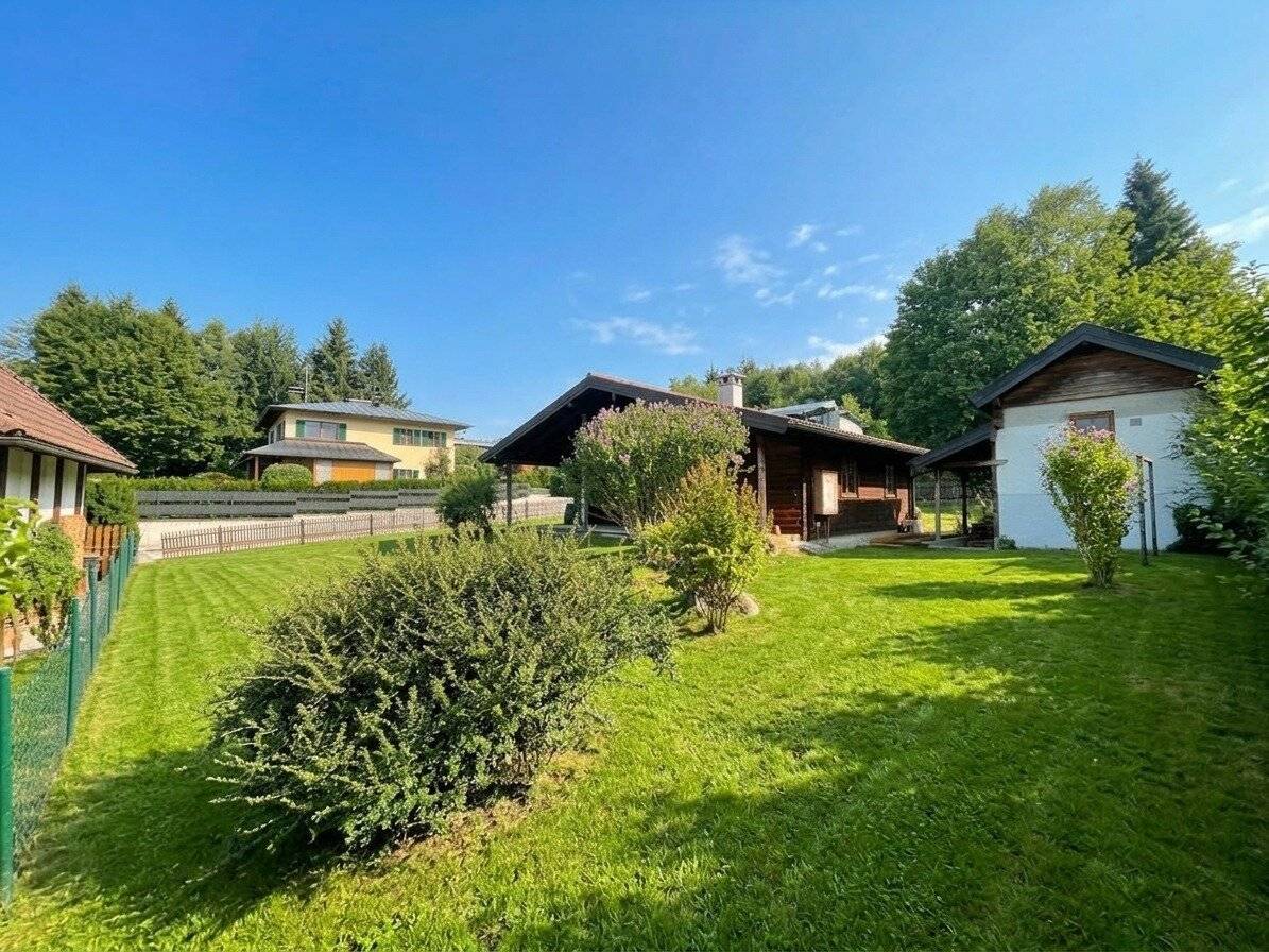 Oberndorf: Ruhiges Baugrundstück mit Charme für Familien