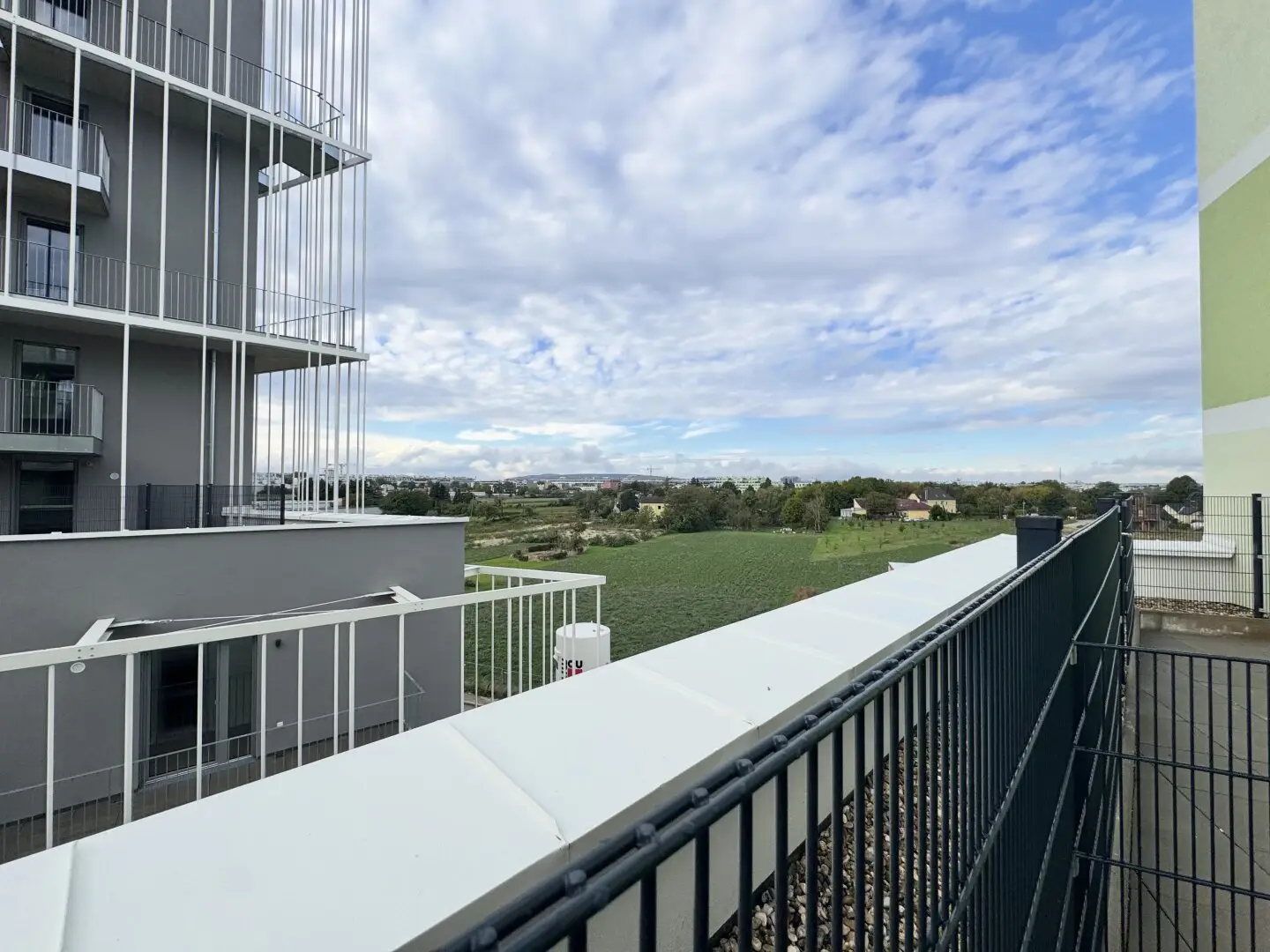 First occupancy with dream terrace - within walking distance to the Alte Donau and the Donauzentrum