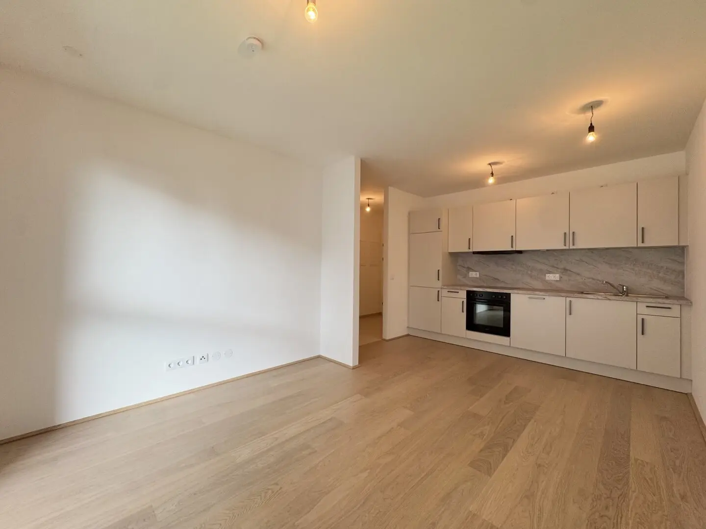 First occupancy with dream terrace - within walking distance to the Alte Donau and the Donauzentrum