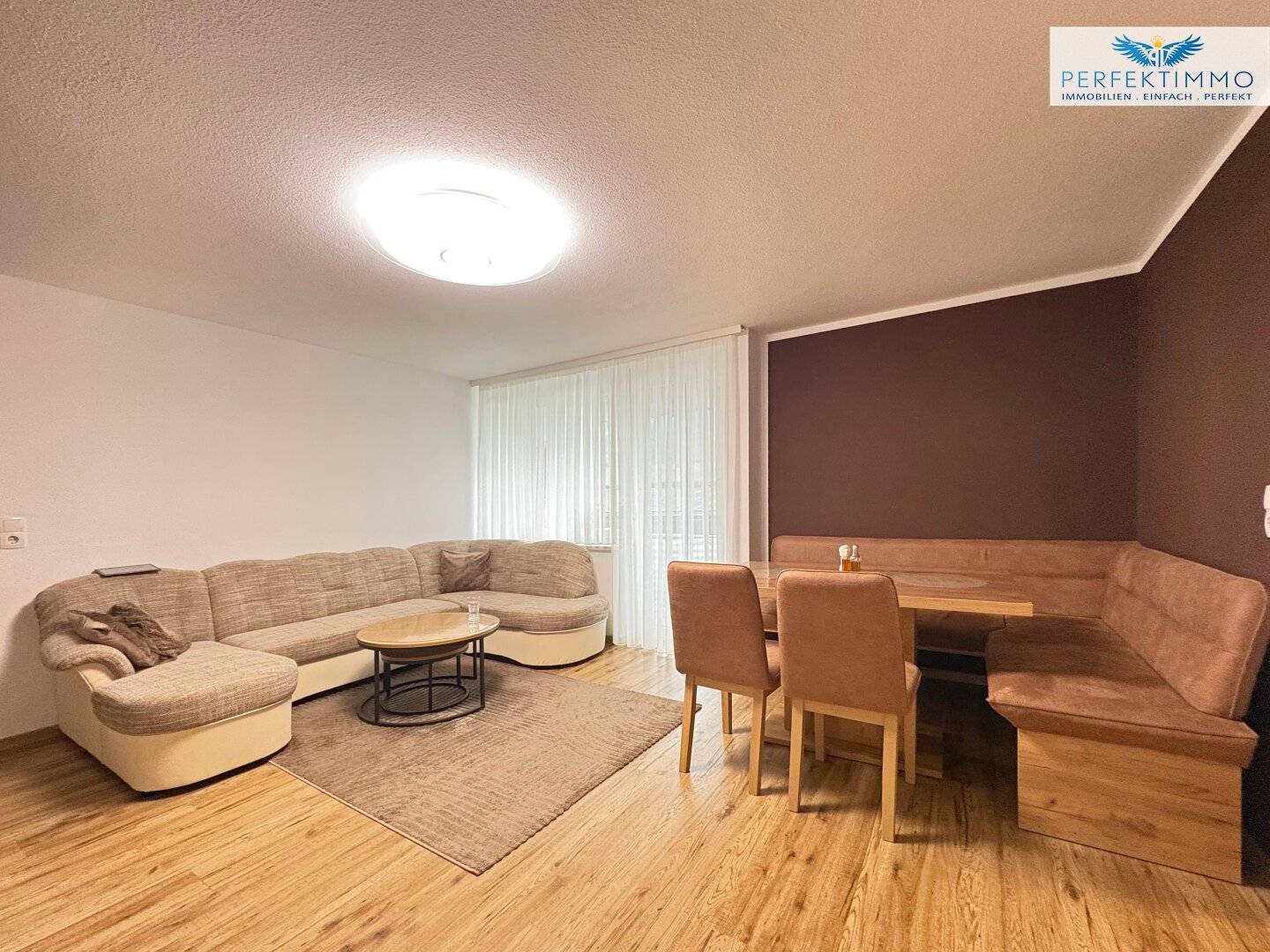 Teilmöblierte 4-Zimmer-Wohnung mit Autoabstellplatz