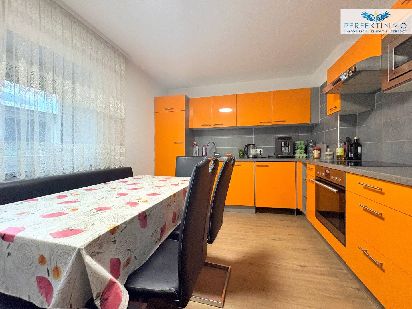 Teilmöblierte 4-Zimmer-Wohnung mit Autoabstellplatz
