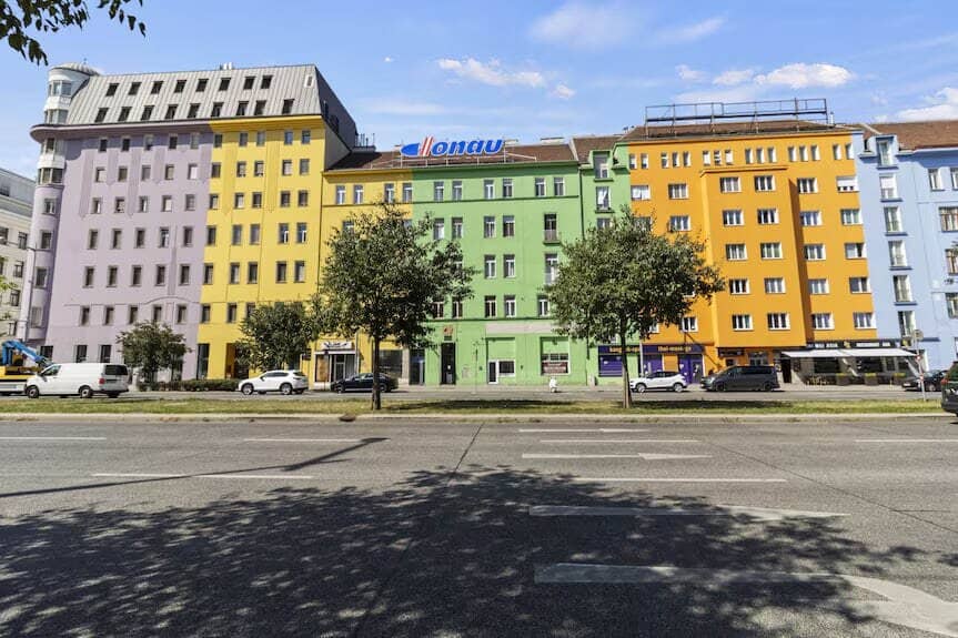 Werbefläche an einer stark frequentierten Hauptverkehrsstraße!