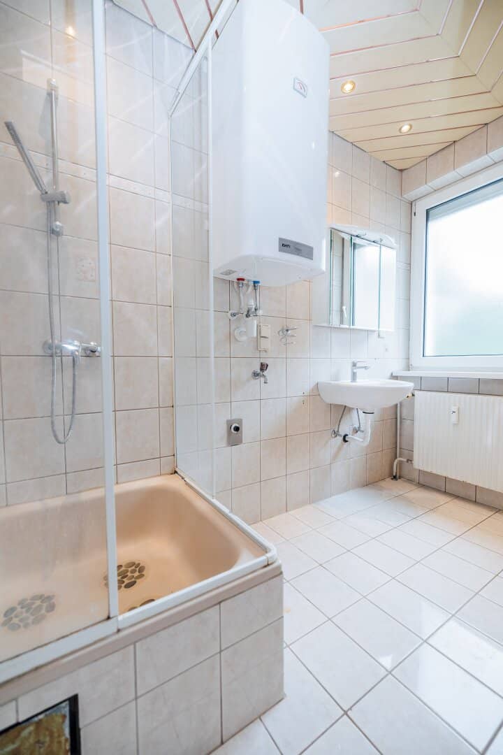 PREIS/LEISTUNG (!!) I SCHLOSSBERGBLICK I 3. OG MIT LIFT I PARKPLATZ I SEHR HELL I MODERNES BADEZIMMER I PARKETT I DUSCHE I SEHR RUHIG I PROJEKT WOHNEN I