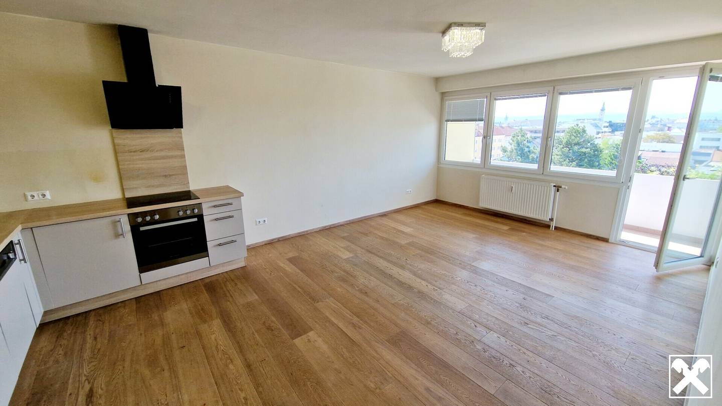 Commission free Wohnung with south facing loggia and lift