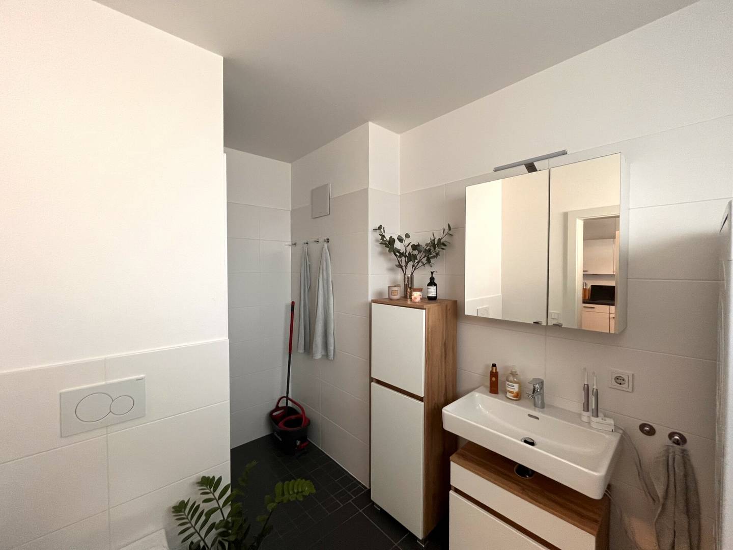 Modern apartment with underground parking and balcony