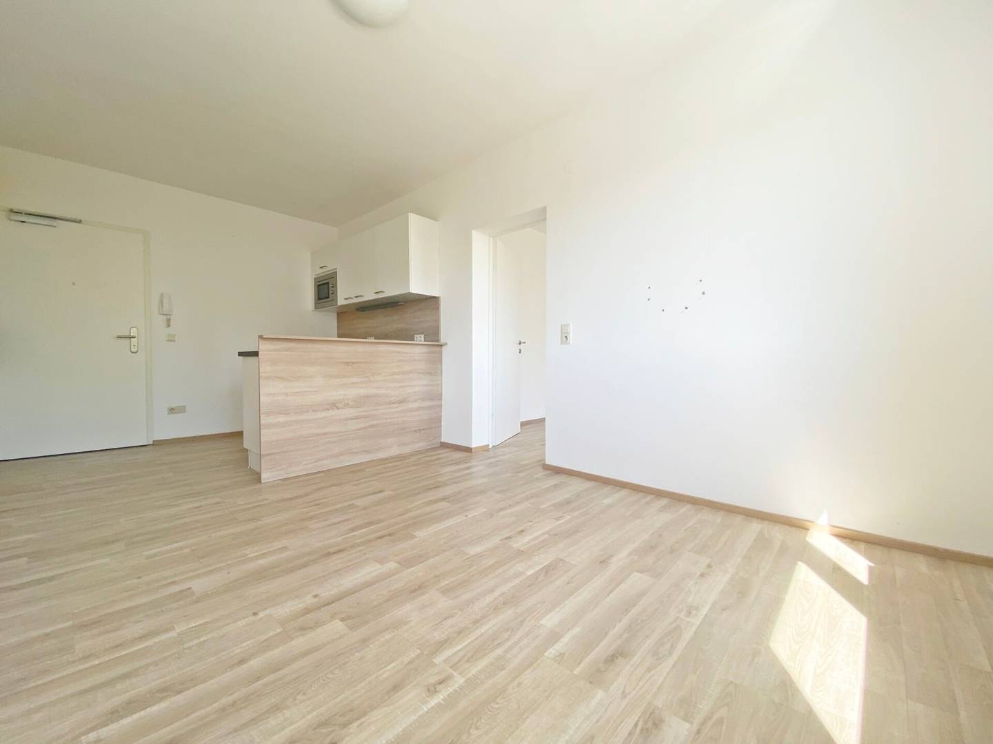 Modern single apartment with parking and cellar Wohnung