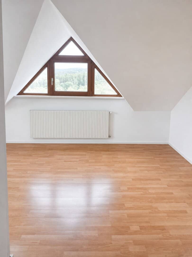 Tranquility meets living quality: bright 100 m² apartment in Altendorf