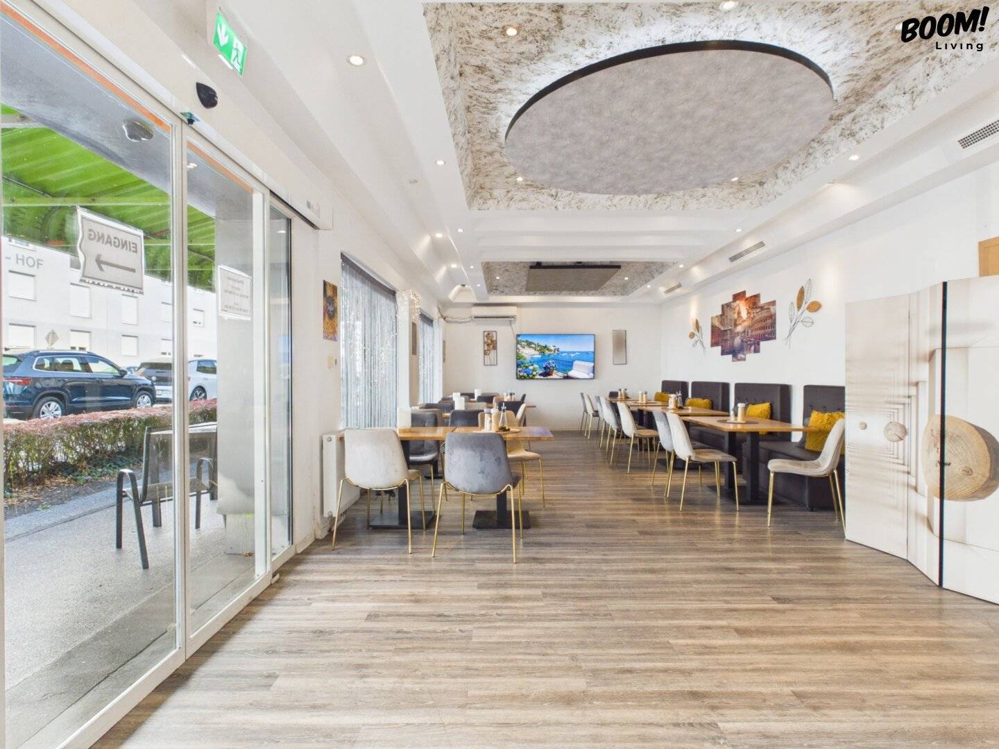 Fully equipped restaurant with Italian kitchen, pizza oven and guest garden in Korneuburg