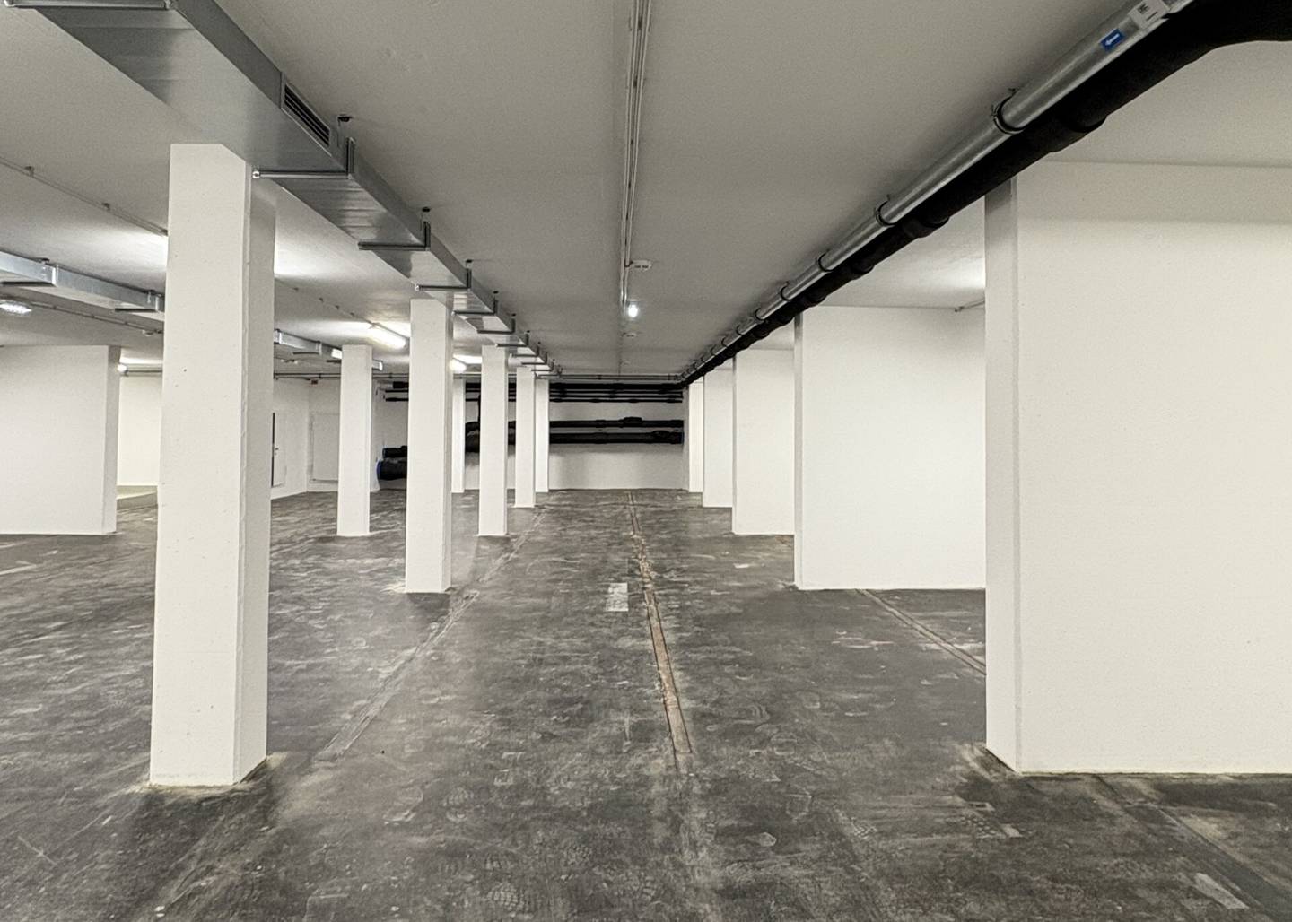 Flexible storage spaces in Althan Quartier apartment