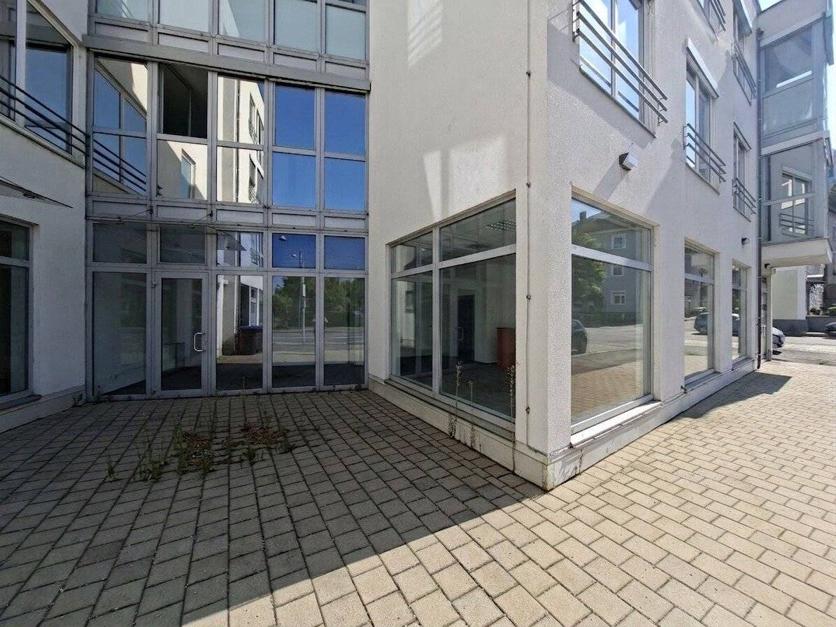 Klimatisierte gut sichtbare Gewerbefläche in Linz-Ebelsberg zu vermieten