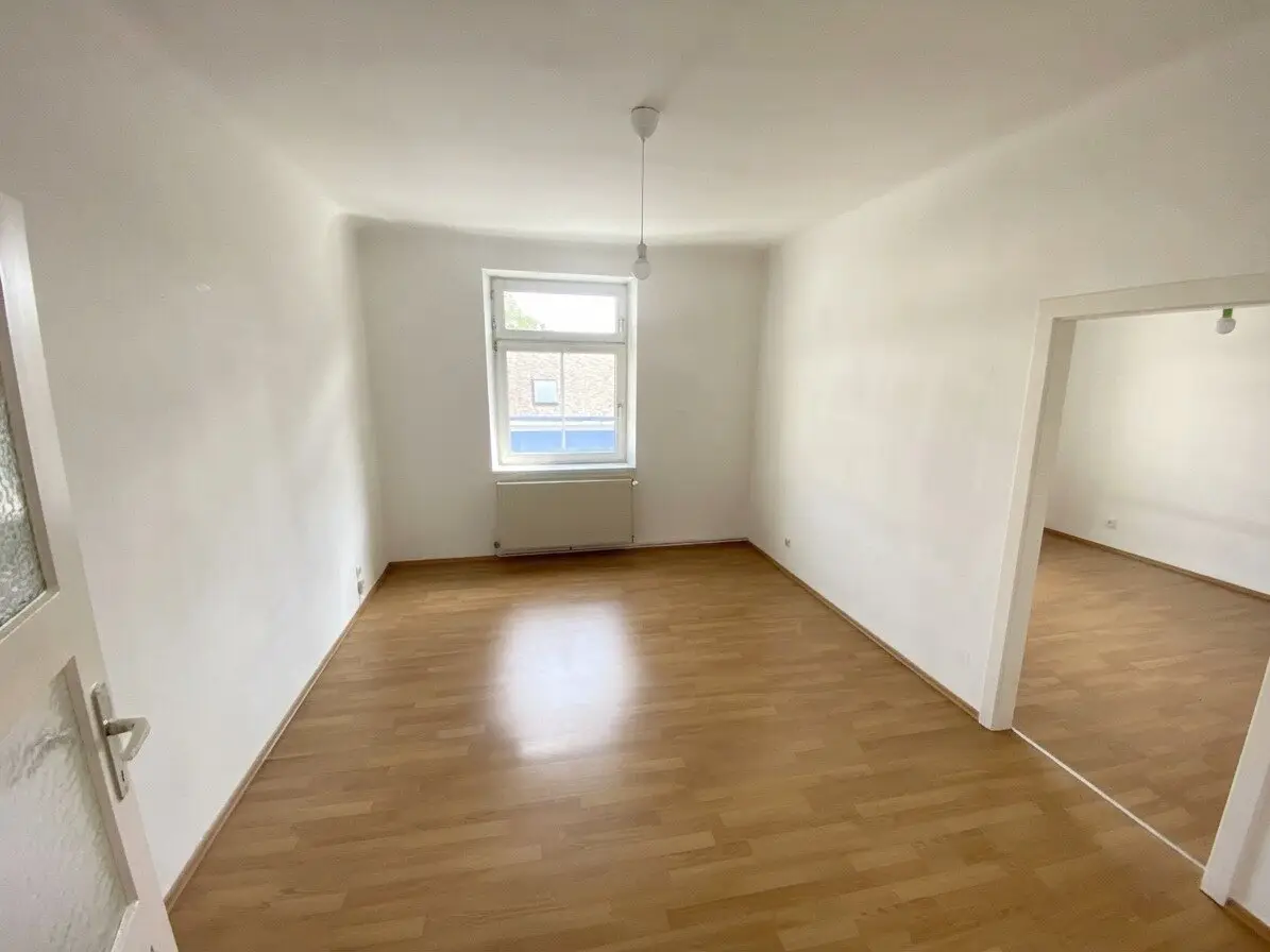 Bright, friendly 3 room apartment near Saarplatz