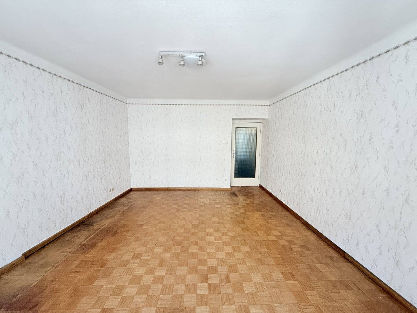 geräumige 2-Zimmer Wohnung in gepflegtem Gebäude sucht neuen Eigentümer - in U-Bahn Nähe