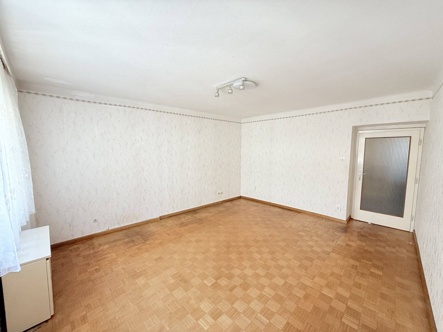 geräumige 2-Zimmer Wohnung in gepflegtem Gebäude sucht neuen Eigentümer - in U-Bahn Nähe