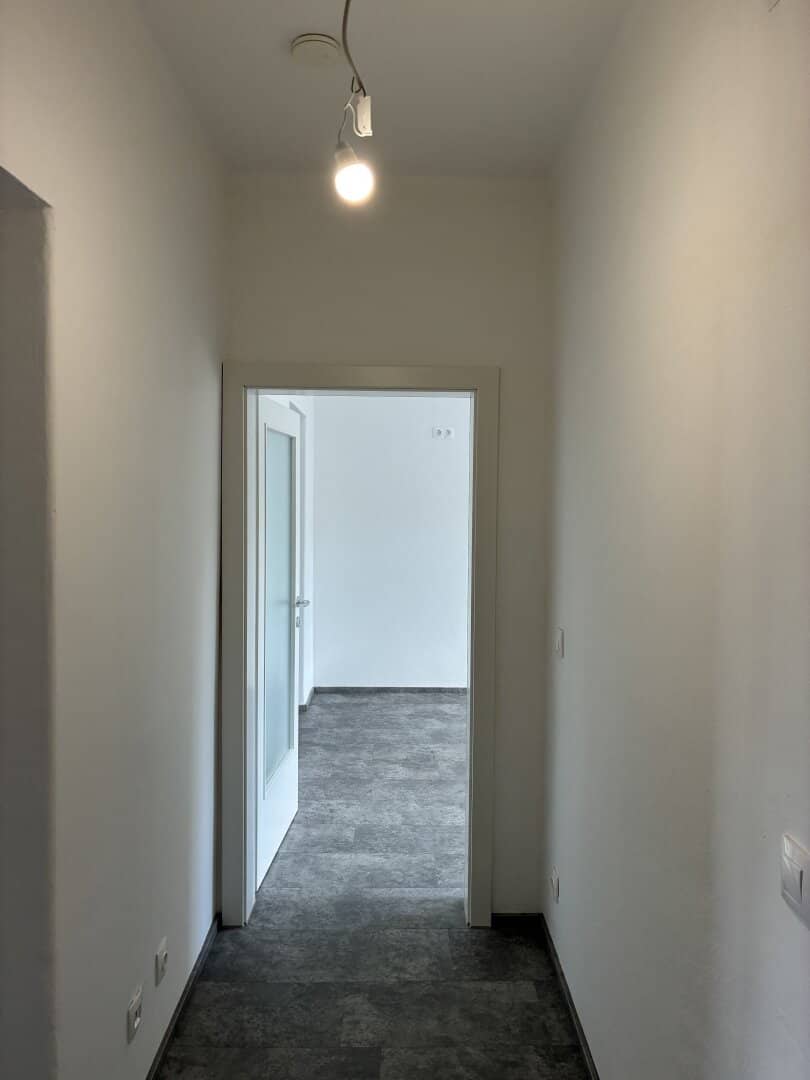 Extrem günstige 2 Zimmer Wohnung nau saniert!