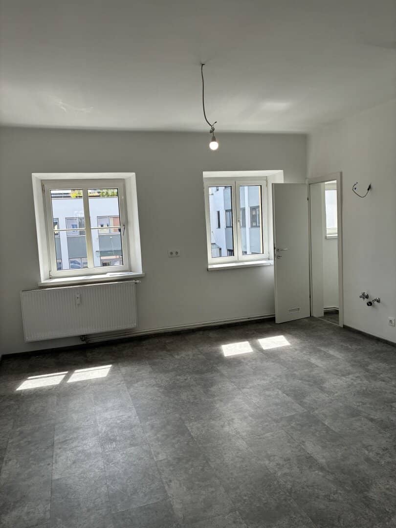 Extrem günstige 2 Zimmer Wohnung nau saniert!