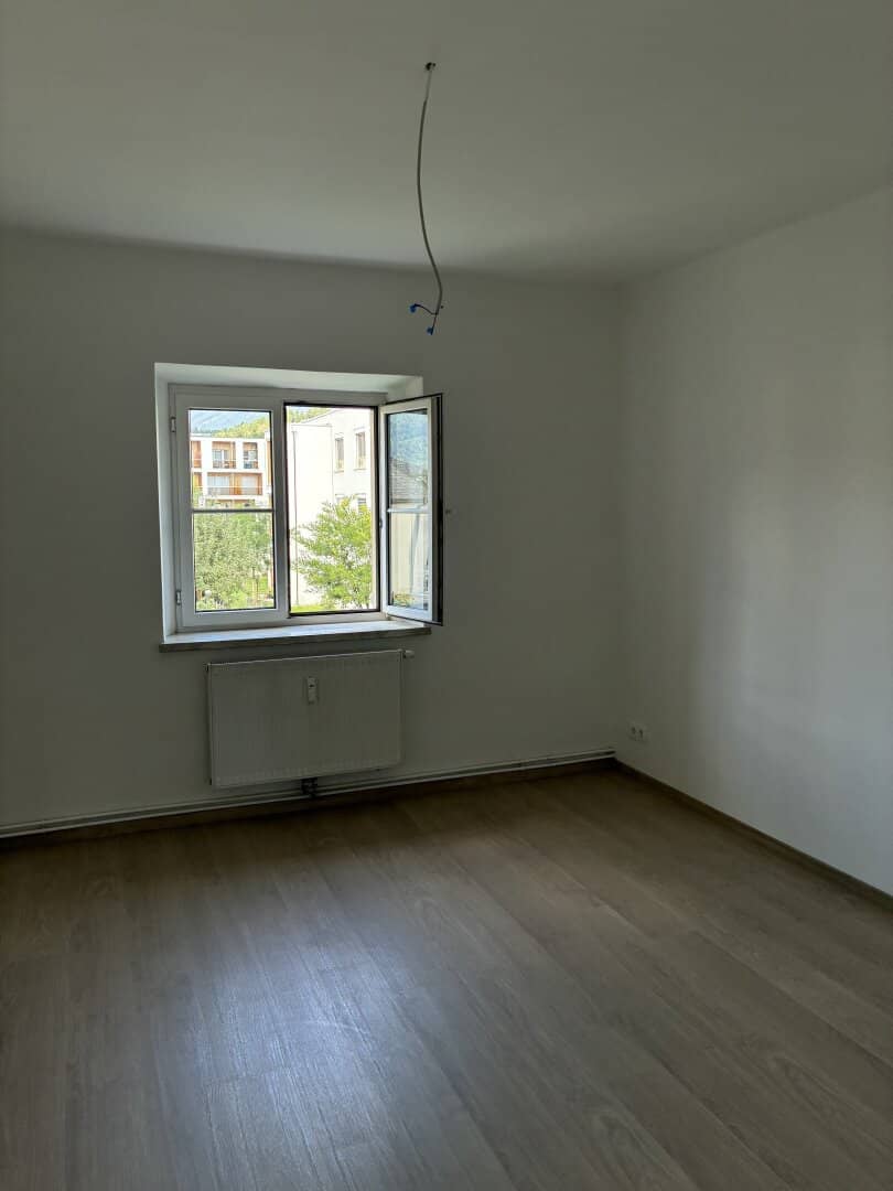 Extrem günstige 2 Zimmer Wohnung nau saniert!