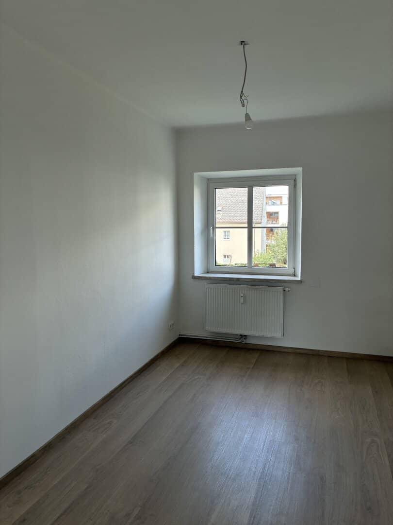 Extrem günstige 2 Zimmer Wohnung nau saniert!