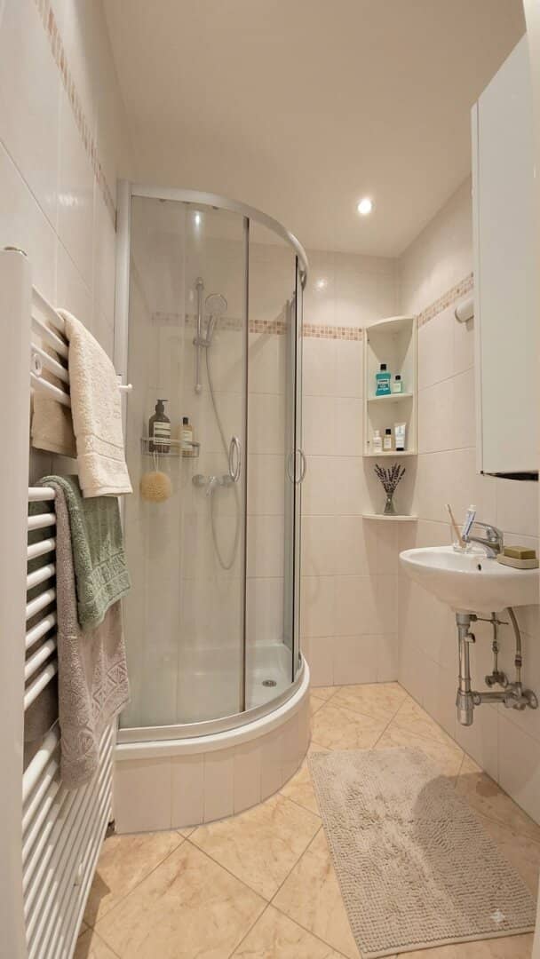 Compact. Modern. Sought-after: First-class Studio Apartment in the 19th District