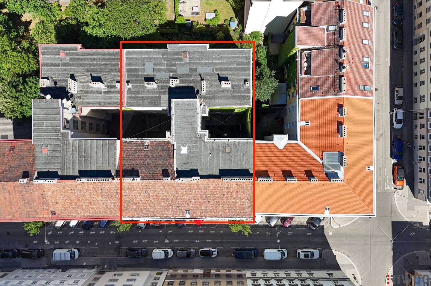 Baubewilligter DG-Ausbau Nähe Einsiedlerpark | 5 Wohnungen | Raumhöhen bis ca. 2,8 m