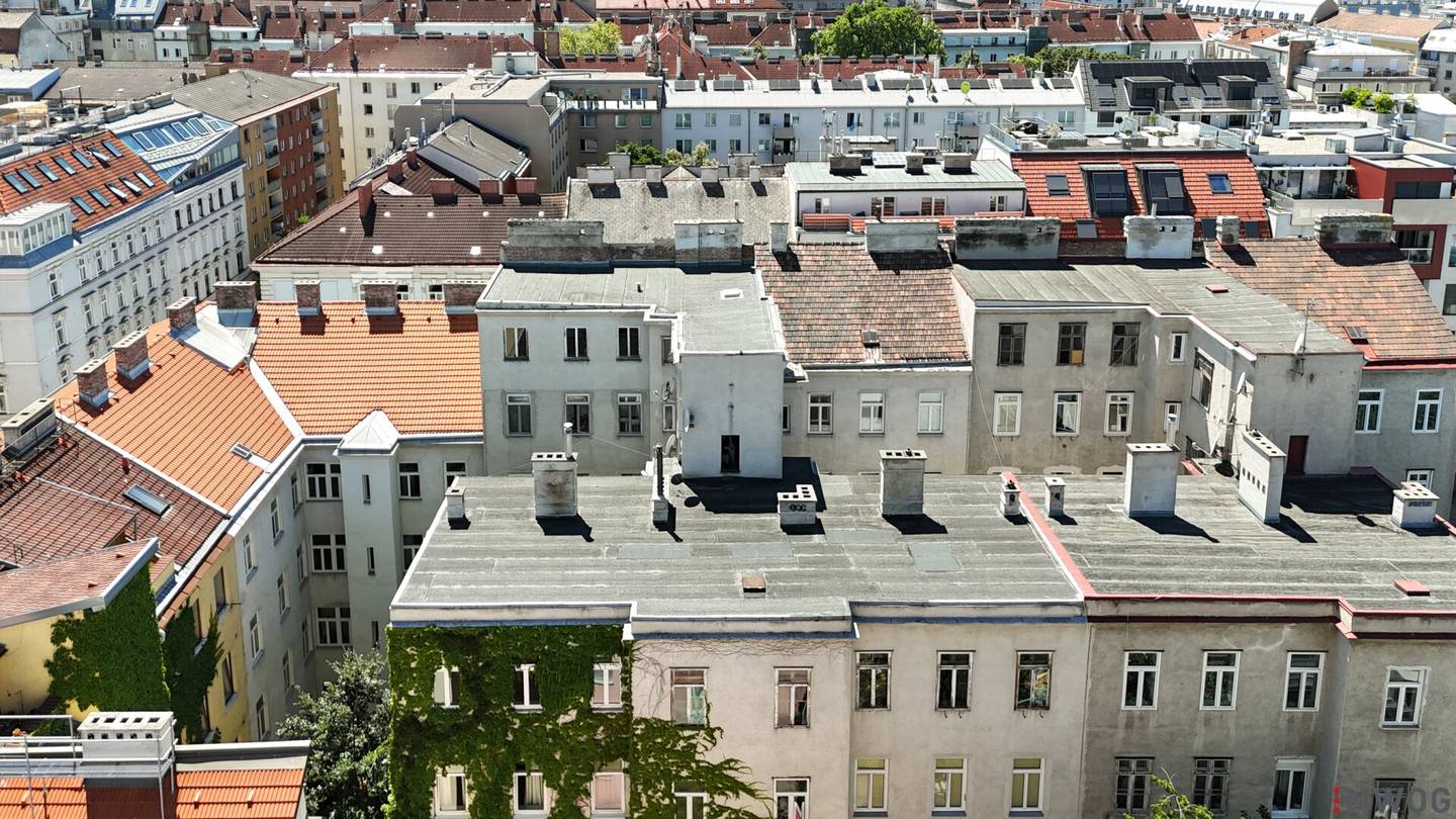 Baubewilligter DG-Ausbau Nähe Einsiedlerpark | 5 Wohnungen | Raumhöhen bis ca. 2,8 m