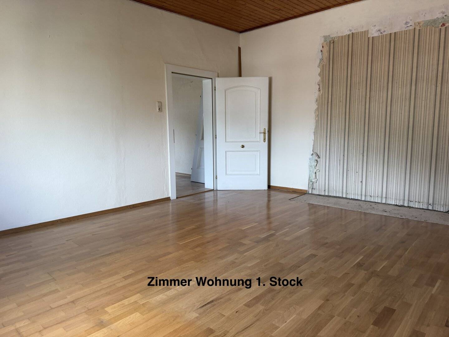 Package consisting of 2 apartments + basement premises + ancillary rooms (approx. 177m² usable area) and 141m² private garden - in need of renovation
