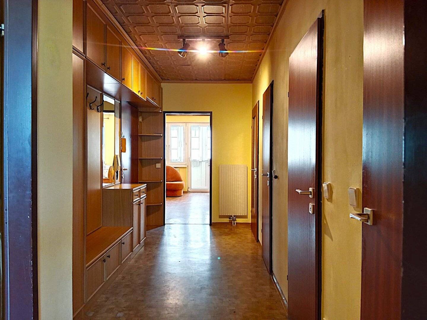 A 3-room apartment with a south-facing loggia, view of the skyline and the C-Port and a cellar room – all in one!