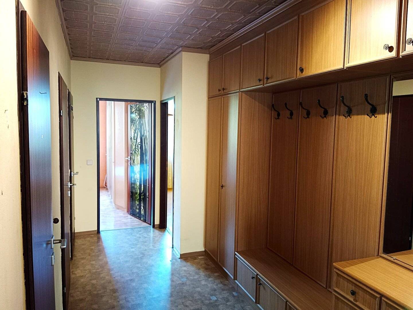 A 3-room apartment with a south-facing loggia, view of the skyline and the C-Port and a cellar room – all in one!