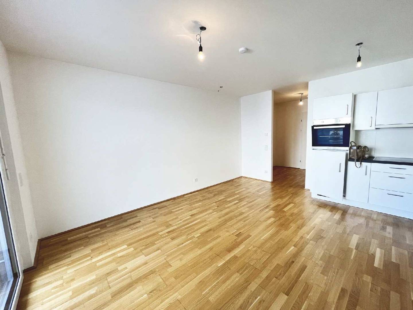 Helle Neubauwohnung mit Loggia in zentraler Lage