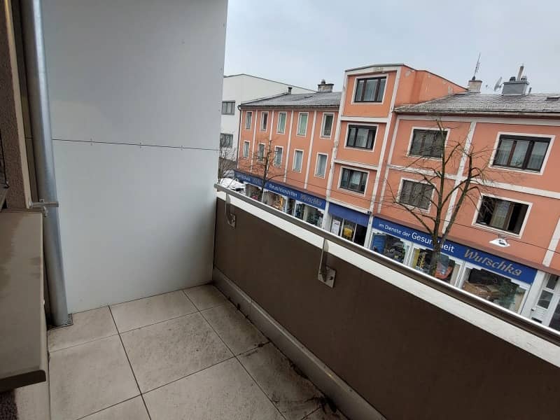 Hochwertige Wohnung in zentraler Lage mit Loggia