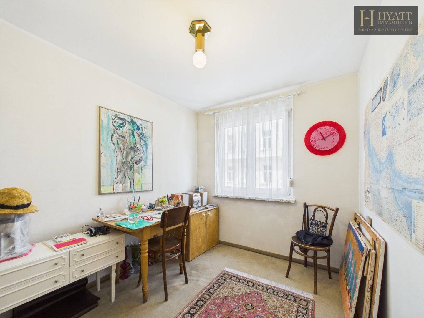 Bright 4-room apartment with courtyard-facing south loggia – approx. 73 m² living comfort in Breitensee