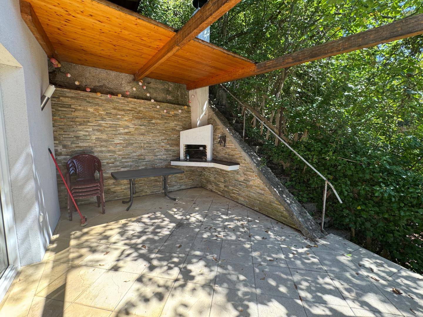 Forest edge location with terraces and fireplace Wohnung