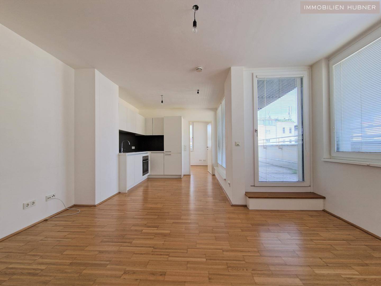 Helle Dachgeschosswohnung mit Westterrasse