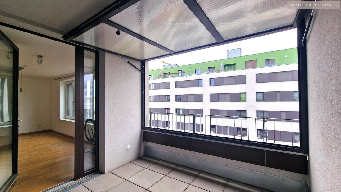 Neuwertige Wohnung mit Fitnessstudio und südseitiger Loggia