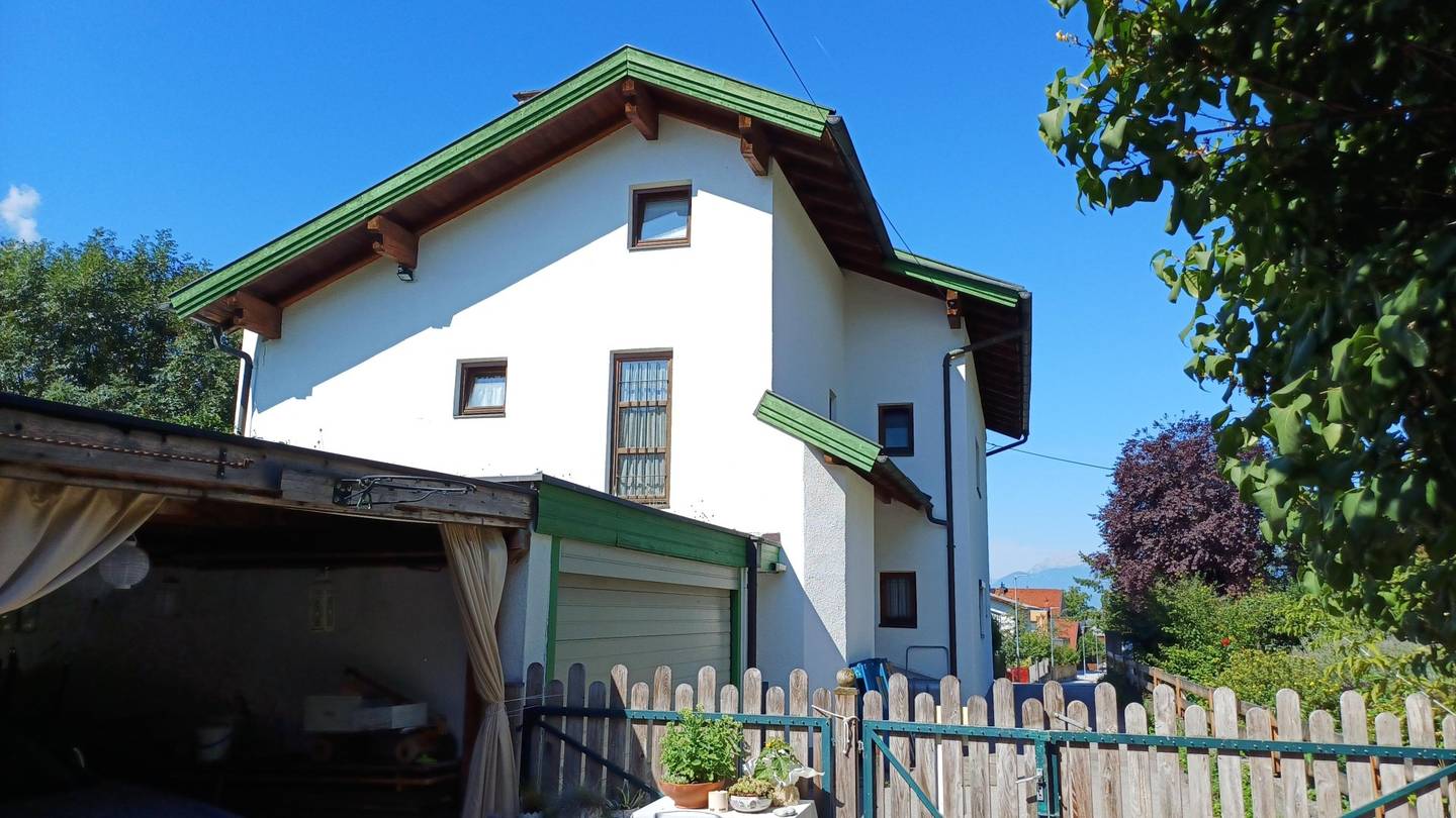 Sonnige ruhige Wohnung mit Garage und Garten