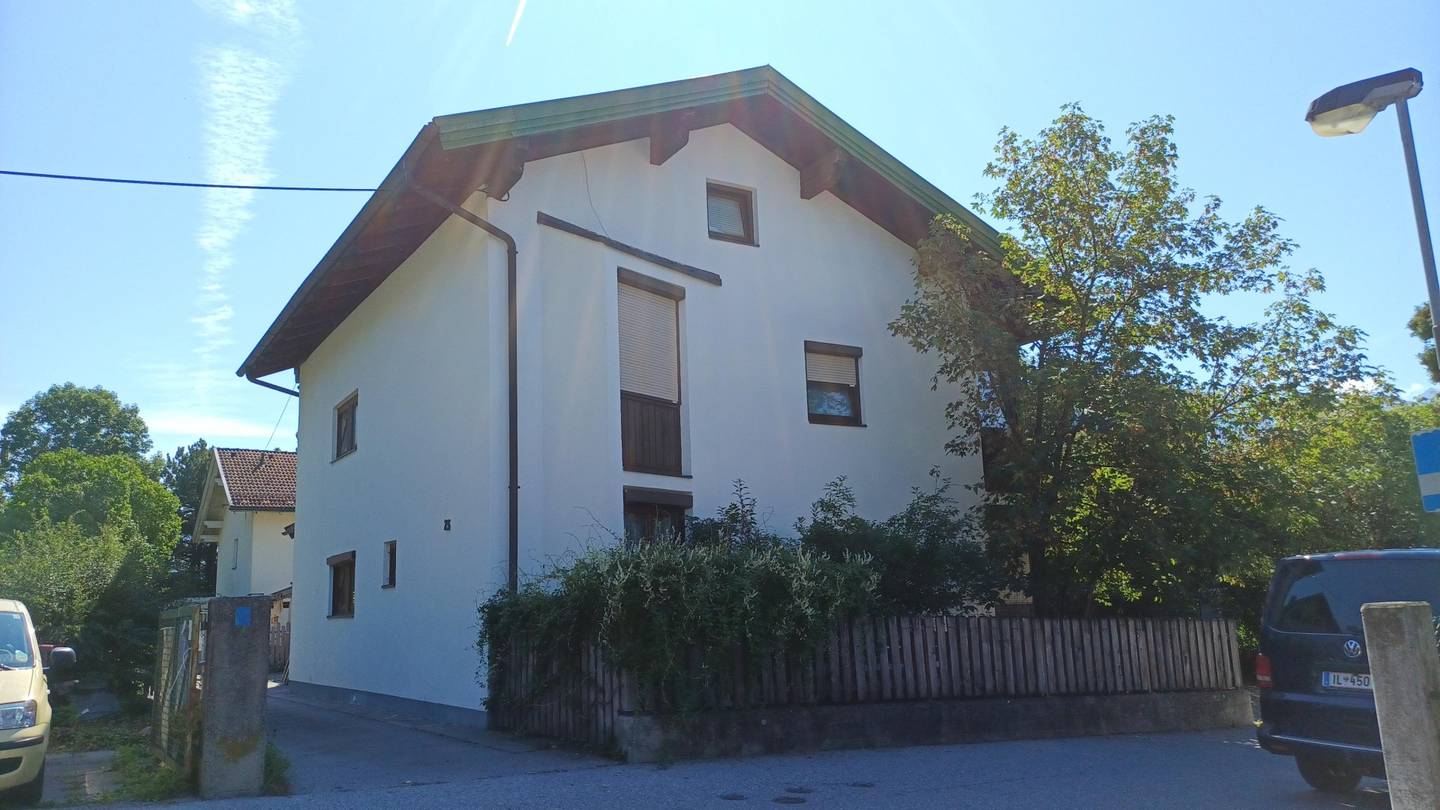 Sonnige ruhige Wohnung mit Garage und Garten