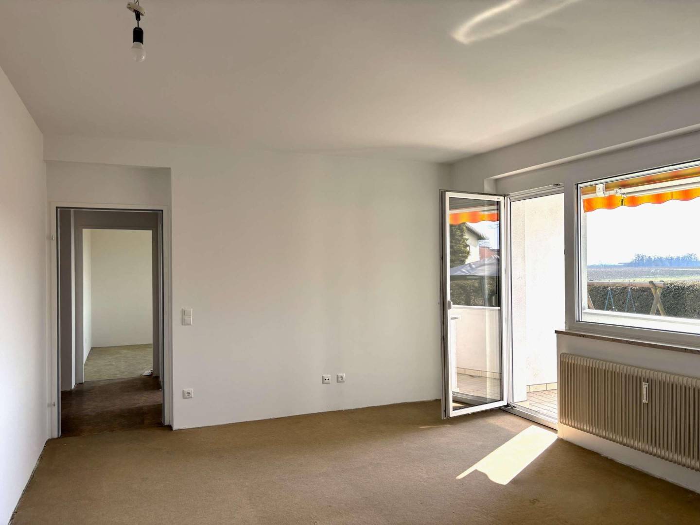 Ground floor apartment with balcony and parking