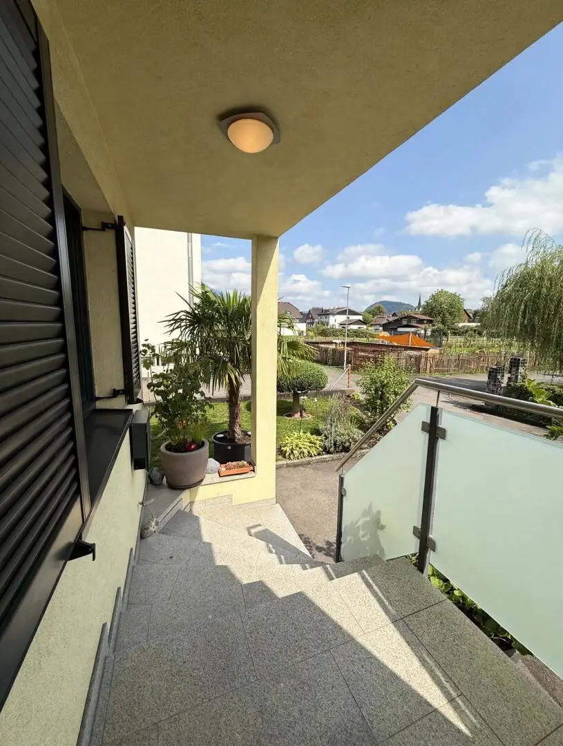 Versatile multi-family house in Feldkirch Gisingen with garden - a rare opportunity with much attention to detail is for sale