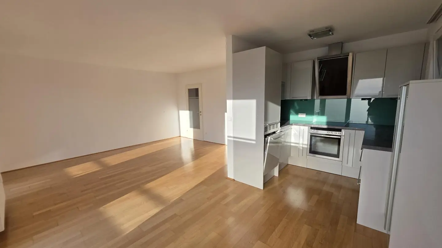 Am Sonnenhang Modern 3-room apartment in Anthering with two spacious underground garage spaces