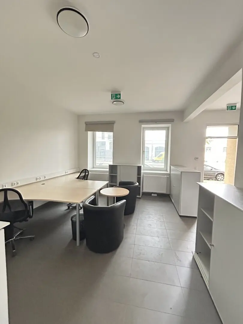 OFFICE / Retail space on Dresdner Straße