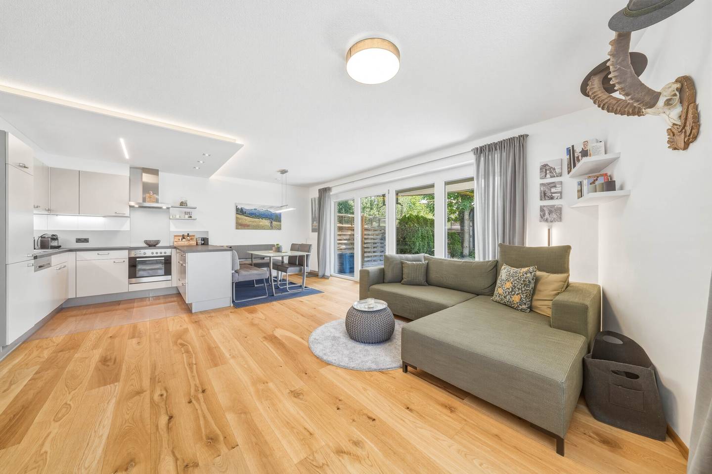 Sonnige Erdgeschosswohnung mit Terrasse und eigenem Garten