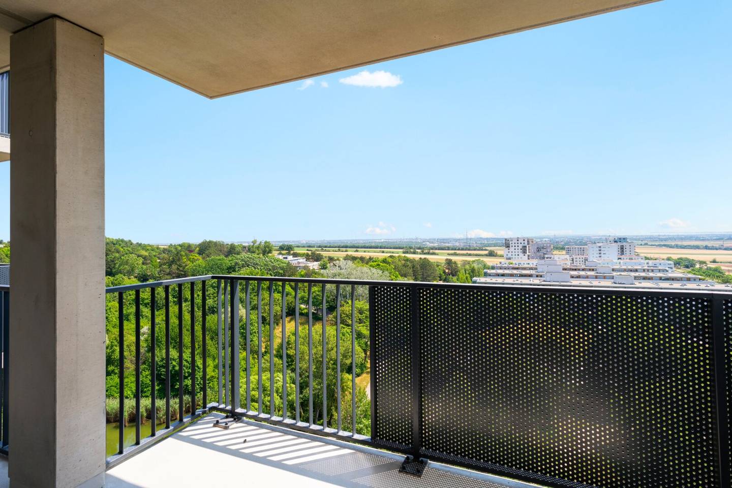Moderne 2-Zimmer-Wohnung mit Weitblick-Balkon bei U1 Oberlaa!