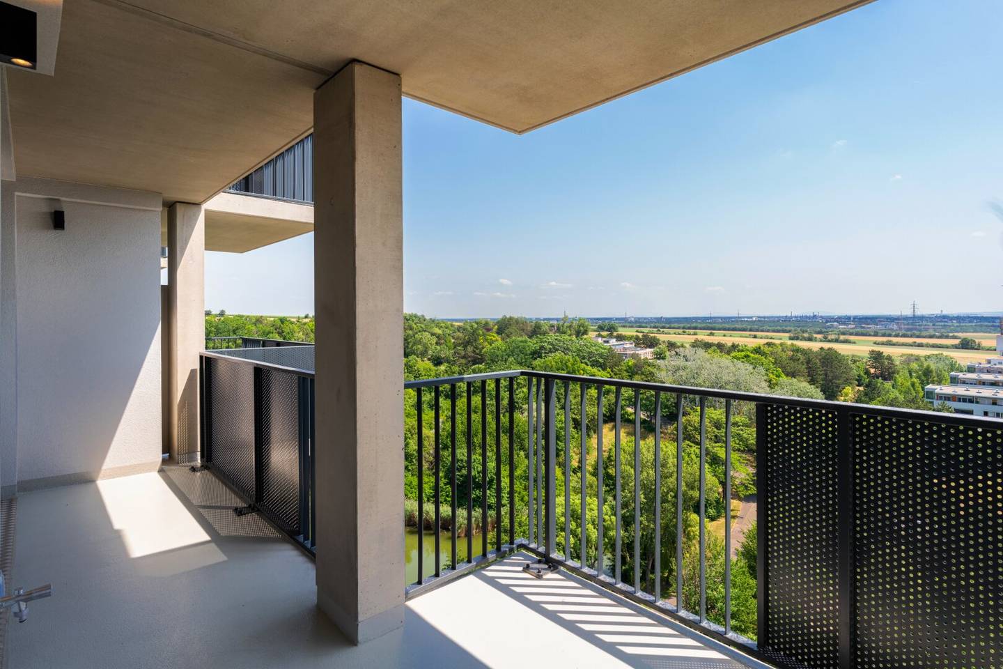 Moderne 2-Zimmer-Wohnung mit Weitblick-Balkon bei U1 Oberlaa!