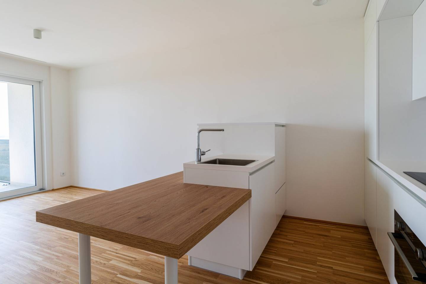 Moderne 2-Zimmer-Wohnung mit Weitblick-Balkon bei U1 Oberlaa!