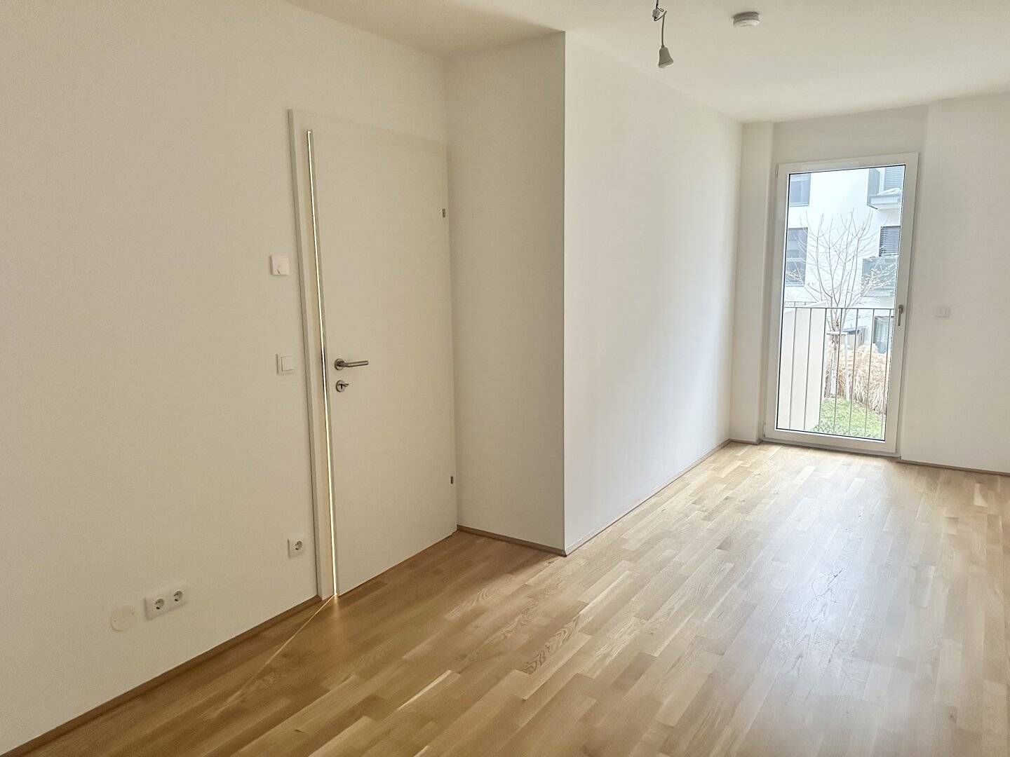 Moderne 2 Zi Wohnung mit Balkon - nahe U1