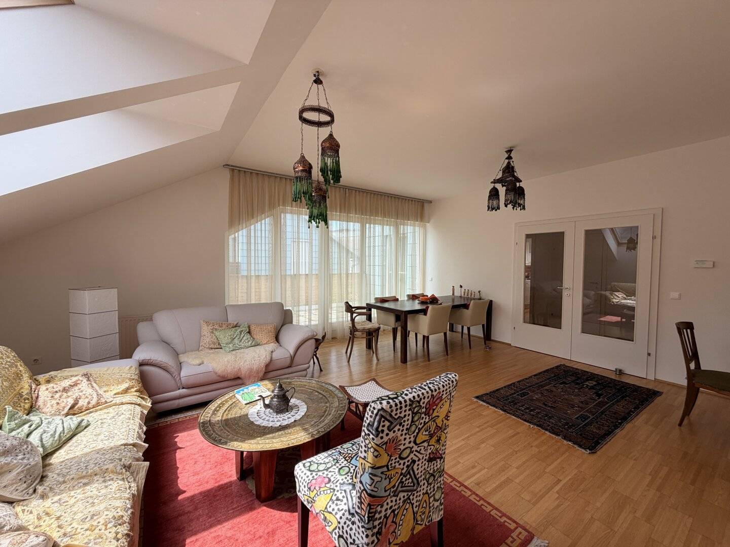 Wiener Gasse -  4 Zimmer Wohnung mit Loggia, Balkon und Stellplatz zu vermieten