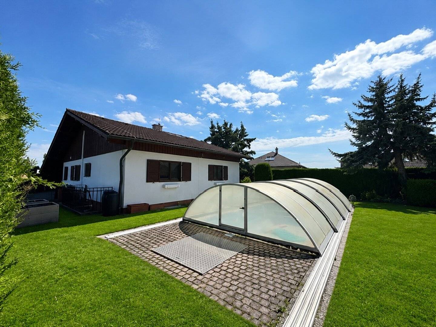 Haslau a.d. Donau - Einfamilienhaus mit vielen Extras im Speckgürtel Wiens