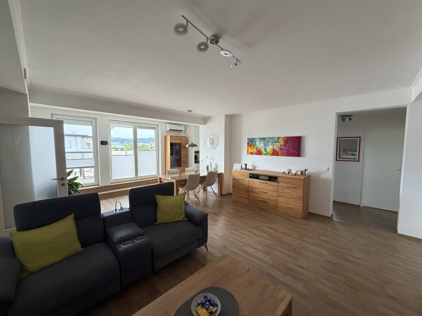 Exklusive 4-Zimmer-Wohnung mit traumhafter Dachterrasse und einzigartigem Ausblick