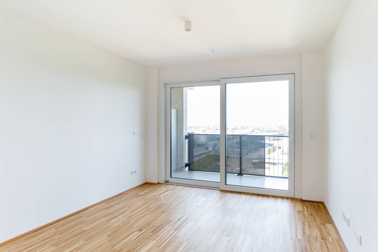 Moderne 2-Zimmer-Wohnung mit Weitblick-Balkon bei U1 Oberlaa!