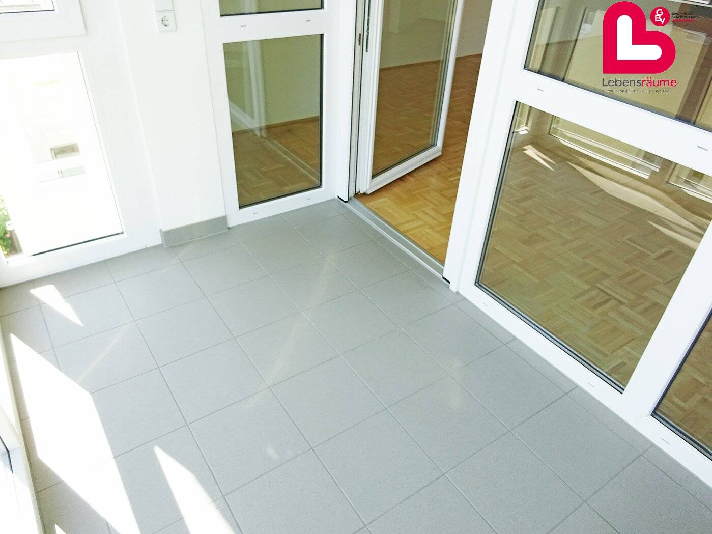 Spacious 2-room apartment with glazed loggia